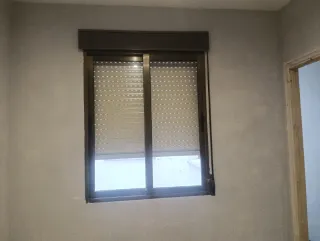 Ventanas ,puerta de balcón ,puerta de galeria