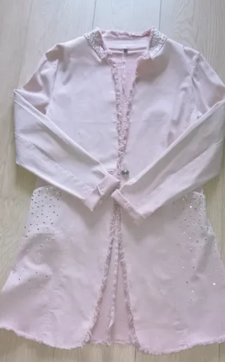 Chaqueta larga rosa con pedrería