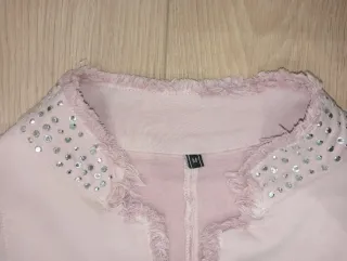 Chaqueta larga rosa con pedrería