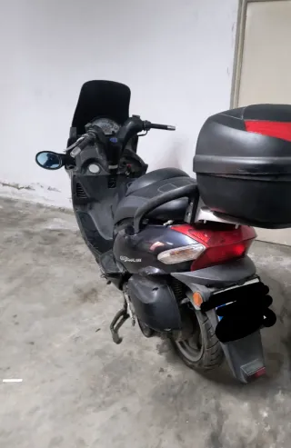 Kymco Grand Dink 125 Negra