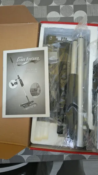 Scopa Elettrica Ruotante Senza Fili