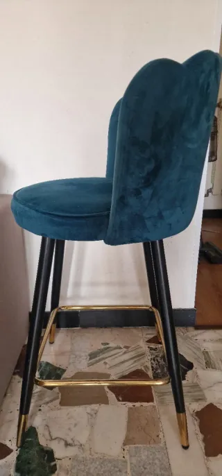 Sgabelli moderni in velluto color petrolio