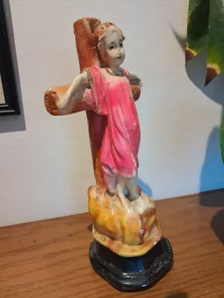 Niño Jesús con cruz antiguo colores intensos