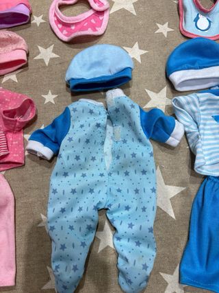Ropa y accesorios para muñecas bebé