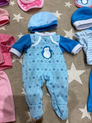Ropa y accesorios para muñecas bebé