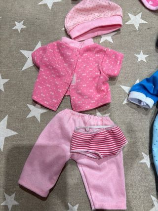Ropa y accesorios para muñecas bebé