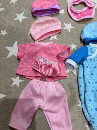 Ropa y accesorios para muñecas bebé