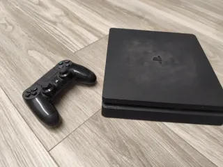 Play PS4 Slim Negra, versión 13.04