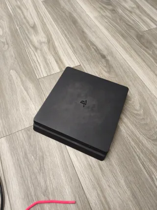 Play PS4 Slim Negra, versión 13.04