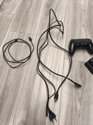 Play PS4 Slim Negra, versión 13.04