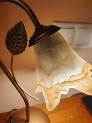 2 Lámparas de Mesa Doradas