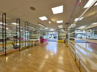Local comercial en alquiler en La Florida en Hospitalet de Llobregat, L´