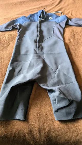 Traje de neopreno azul y negro Talla M