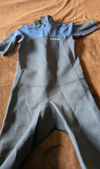 Traje de neopreno azul y negro Talla M