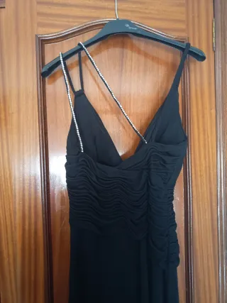 Vestido negro largo tirantes pedrería