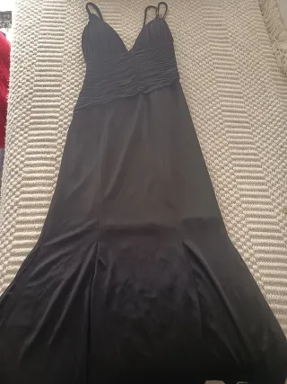 Vestido negro largo tirantes pedrería