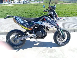 KTM 690 SMC R Supermotard año 2011