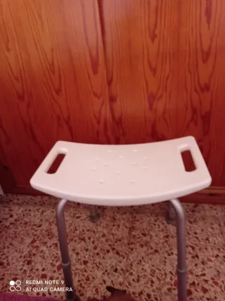 Taburete de Baño para Movilidad Reducida