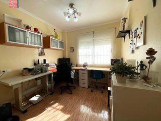 Casa adosada en venta en Centro en Alcazares, Los