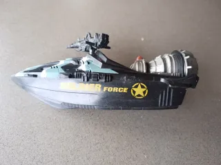 Barco Soldier Force con arma