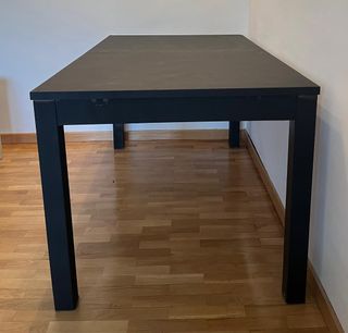 Mesa comedor extensible negra + lámpara cristal