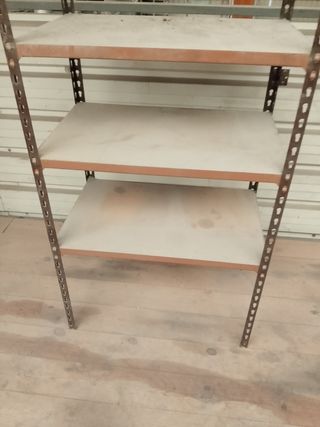 Estanterías metálica y madera medidas aprox como