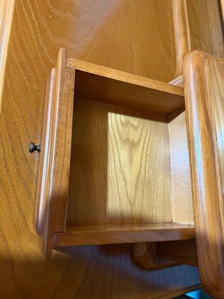 Cómoda de castaño con espejo