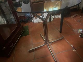 Mesa redonda cristal y metal