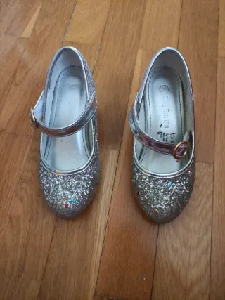 Zapatos niña purpurina tacón