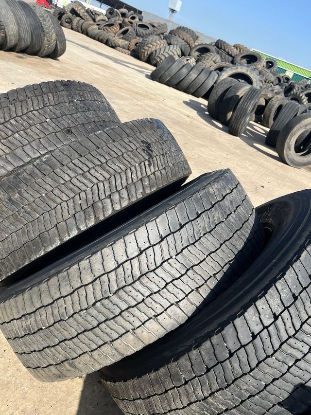 4 Neumáticos 315/70/22.5 90%