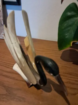 Figura Cisne Nácar Beige y Negro