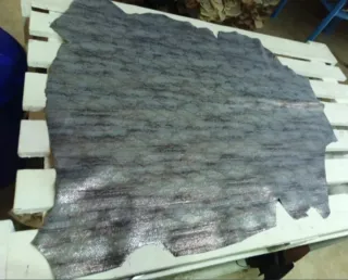 Piel de cabra efecto escamas