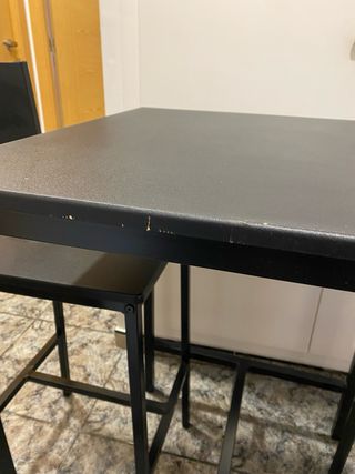 Mesa y 2 Sillas Altas Negras