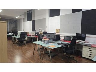 Nave industrial en alquiler en Adurtza - Aretxabaleta en Vitoria-Gasteiz