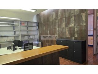 Nave industrial en alquiler en Adurtza - Aretxabaleta en Vitoria-Gasteiz