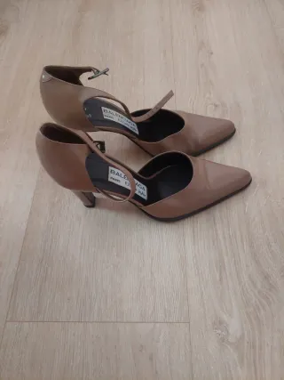 Zapatos Balenciaga charol hebilla tacón fino