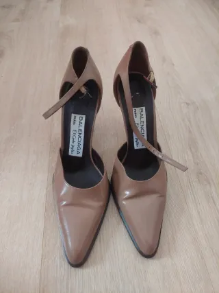 Zapatos Balenciaga charol hebilla tacón fino