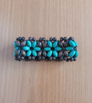 Par de pulseras artesanales de coco y madera