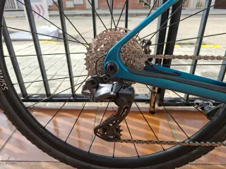 Bicicleta Cube Nuroad C62 Race 2025