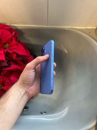 iPhone 16 Azul