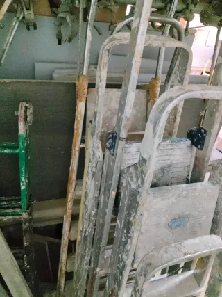 Escalera Tijera de  Aluminio o Hierro