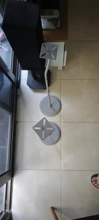 Soporte Hama para altavoces