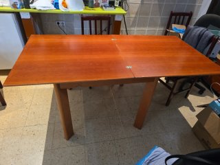 Mesa de comedor o cocina de madera