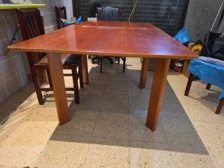 Mesa de comedor o cocina de madera