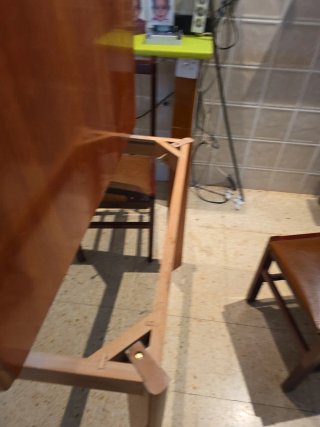 Mesa de comedor o cocina de madera