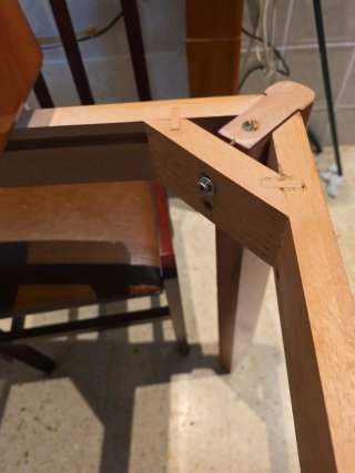 Mesa de comedor o cocina de madera