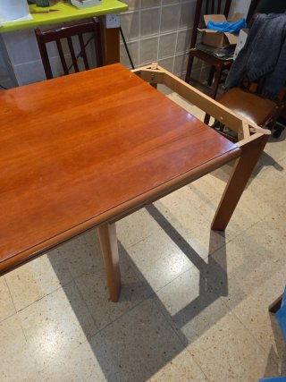 Mesa de comedor o cocina de madera
