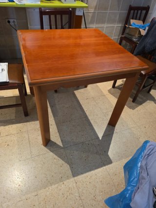 Mesa de comedor o cocina de madera