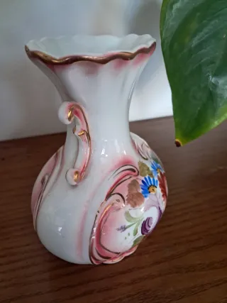 Jarrón porcelana antiguo floral dorado