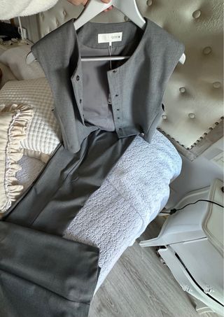 Conjunto Zara pantalón y chaleco gris